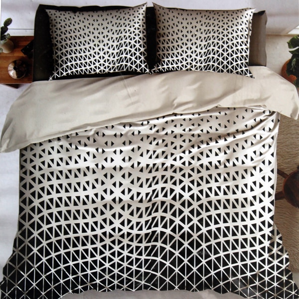 Fitted Bed Sheet Set with Pillow Covers (Black and White)